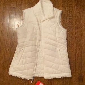 Women’s North Face white brand new outdoor vest